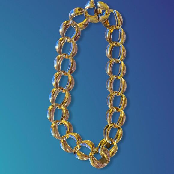 Lovely Gold Tone Linked Necklace and Bracelet - Picture 4 of 6